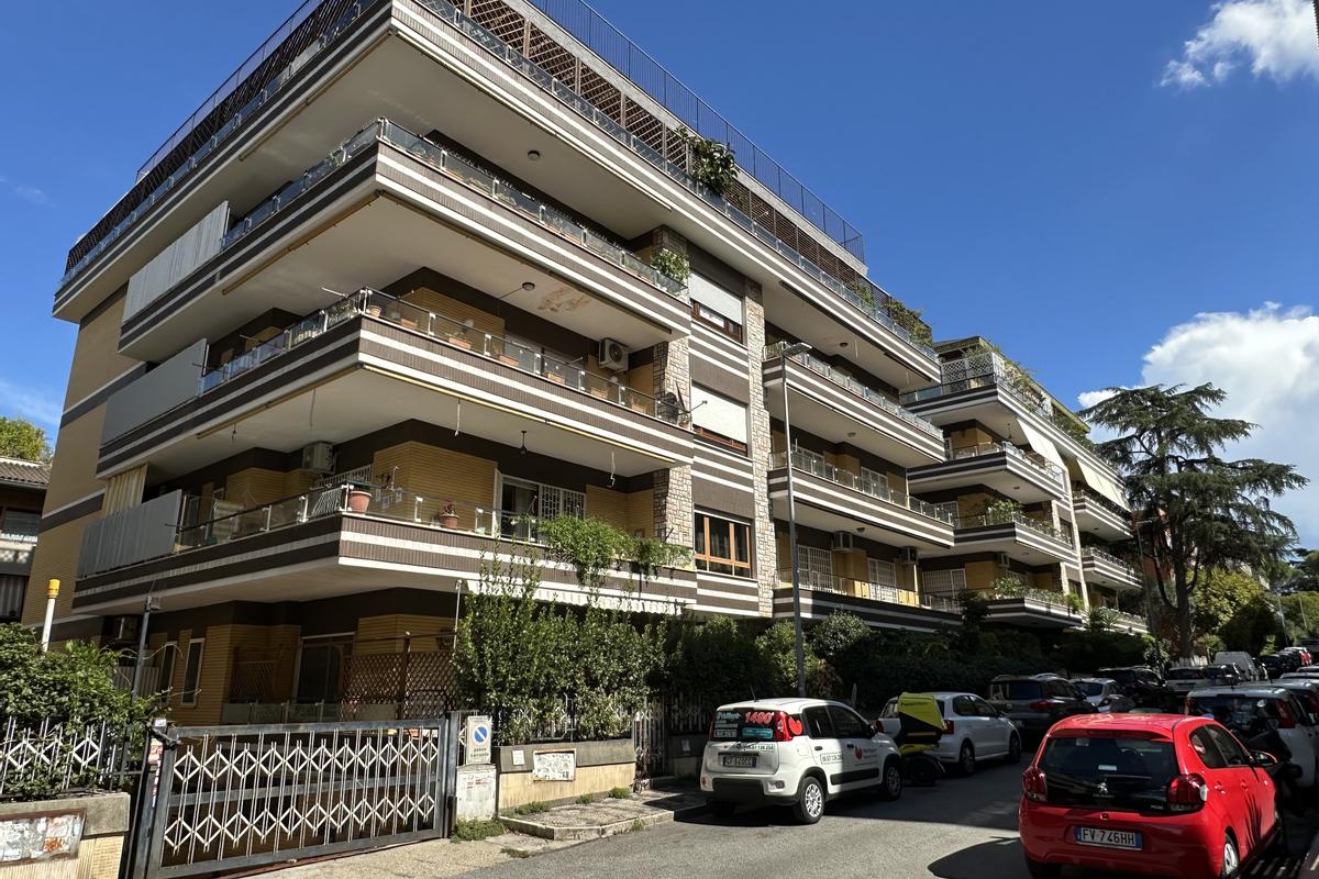 Vendita appartamento 129mq Via Roberto Bracco, 59, Roma  #finsubito richiedi mutuo fino 100%